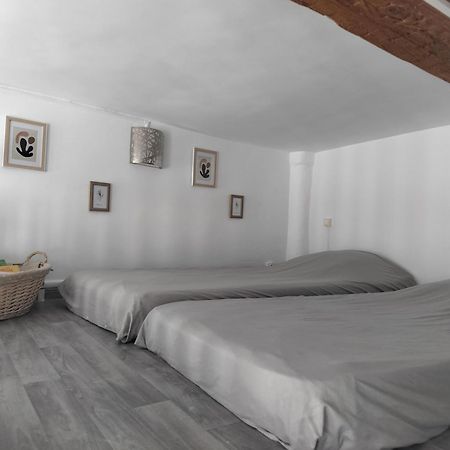Au Pied Du Baou Lägenhet Saint-Chamas Exteriör bild
