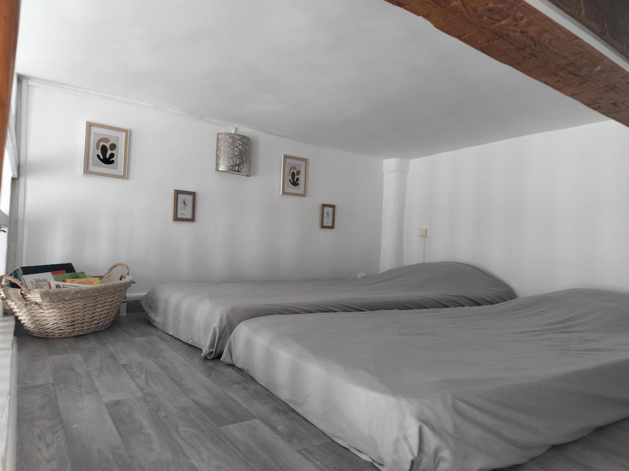 Au Pied Du Baou Lägenhet Saint-Chamas Exteriör bild